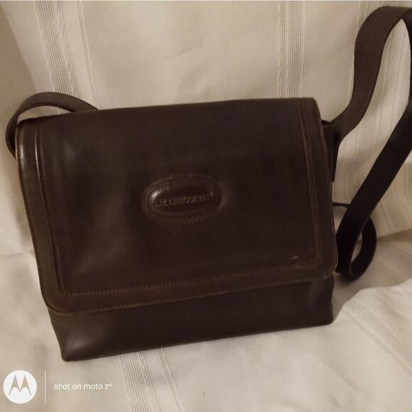 Liz Claiborne Brown Leather Shoulder Bag Purse - Picture 1 of 16